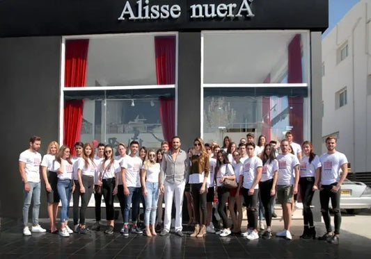 2017 Best Model of Turkey Finalistleri Alisse nuerA Gelinlikte.